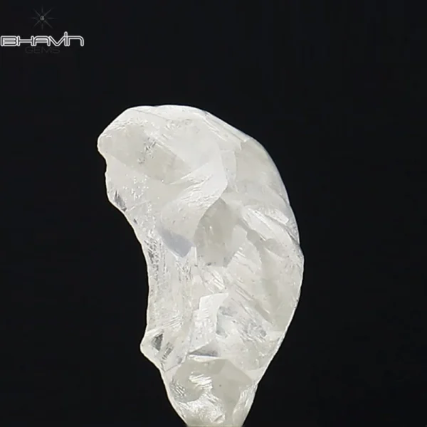 Benefits of investing in gold Investing in gold offers several important benefits, making it a popular choice for individuals and institutions seeking financial stability and long-term value. One of the primary advantages of gold